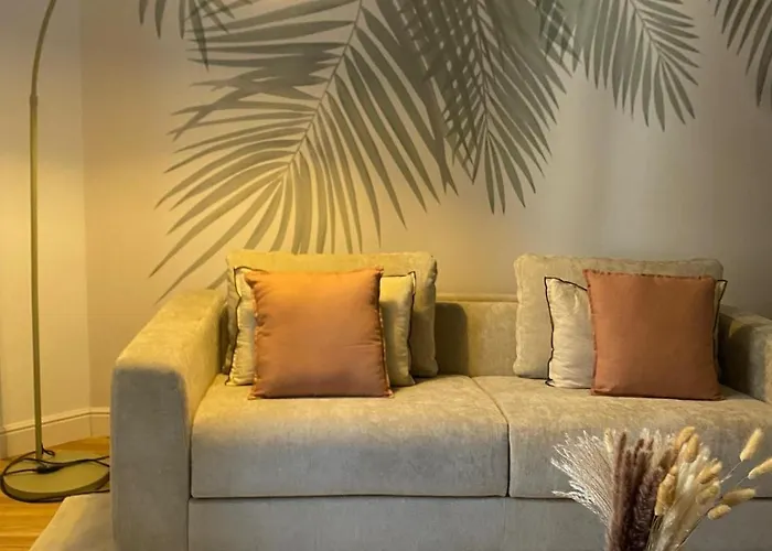 200m From The Station Deluxe Boho Oasis Apartment Rom